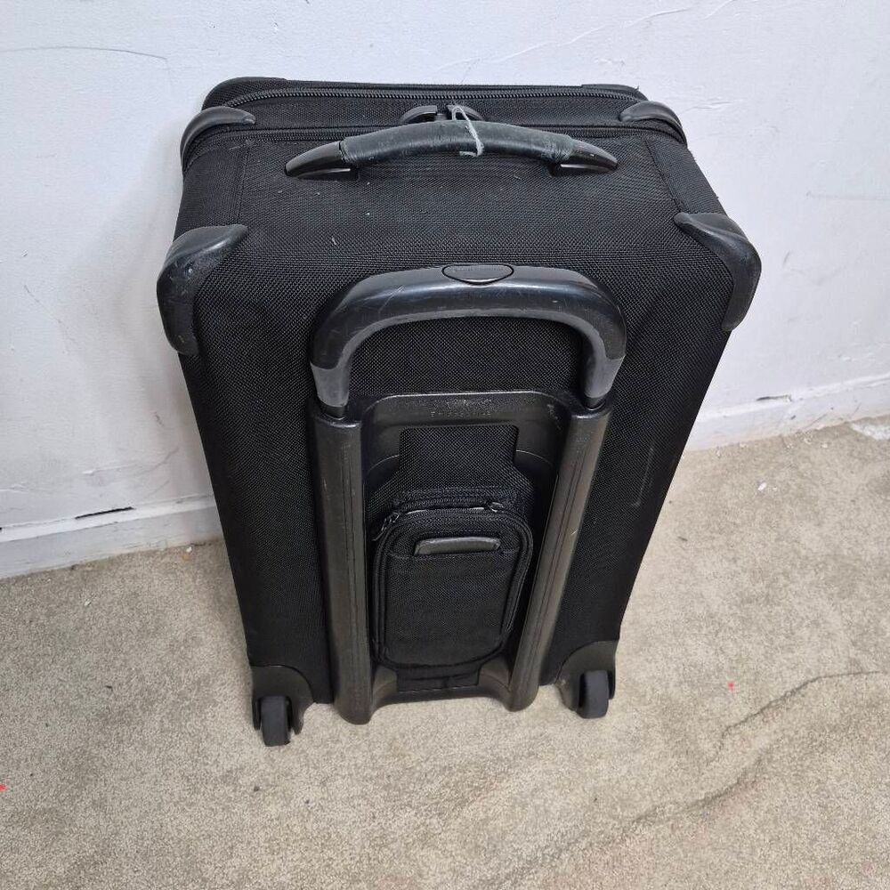 Briggs & Riley Baseline luggage - Picture 9 of 14